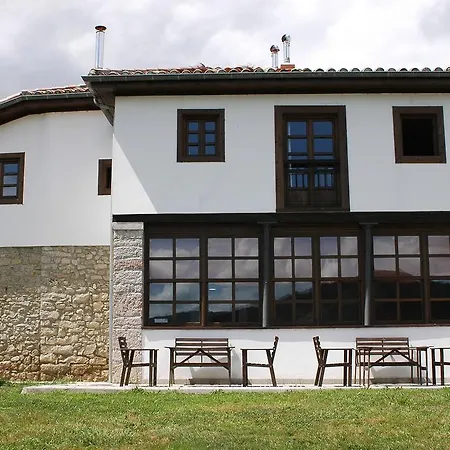 Casona Cuervo San Tirso de Candamo