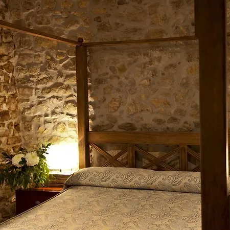 מלון Casona Cuervo San Tirso de Candamo