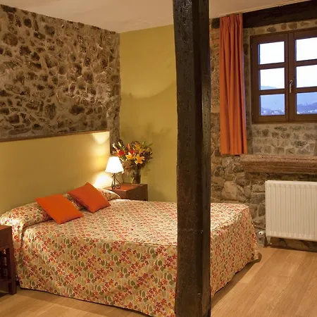 מלון Casona Cuervo 3*