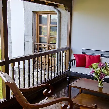 Casona Cuervo San Tirso de Candamo