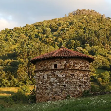 Casona Cuervo San Tirso de Candamo