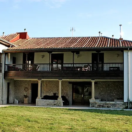 מלון Casona Cuervo San Tirso de Candamo