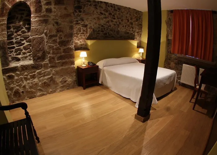 Casona Cuervo 3* Сан-Тирсо-де-Кандамо